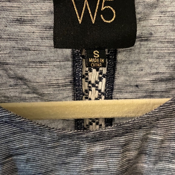 W5 sleeveless top with embroidered armholes and back detail - Picture 5 of 5